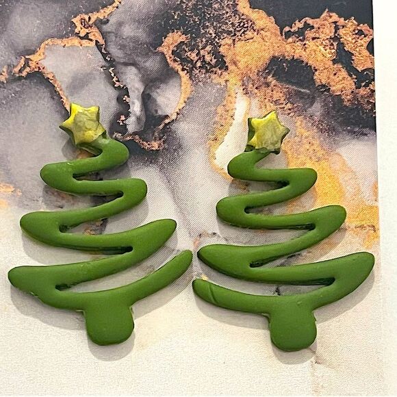 NEW Green Spiral Christmas Tree Polymer Clay Stud Dangle Earrings - Picture 1 of 1